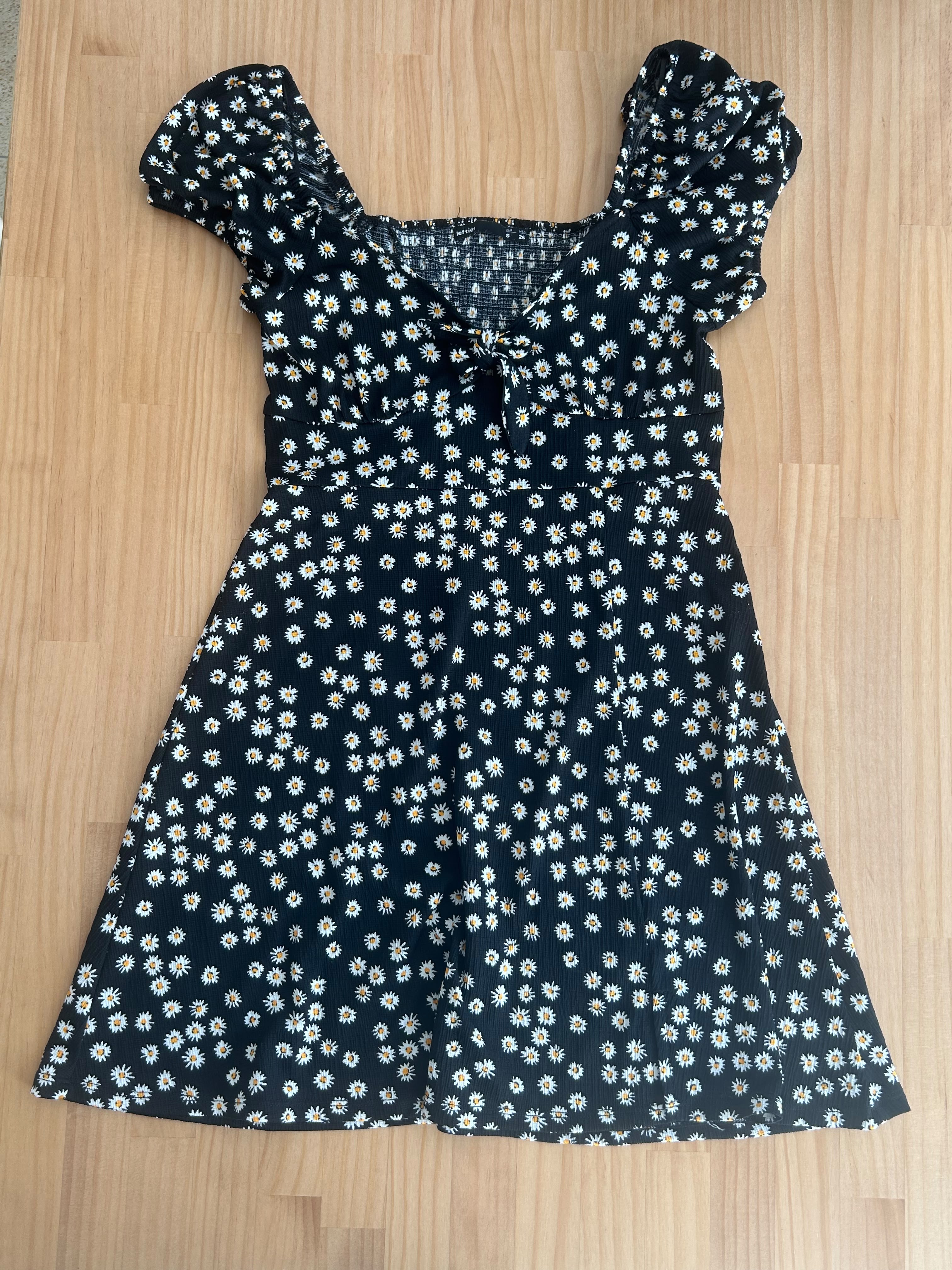 Fotografia 1 de Vestido preto flores - Lefties