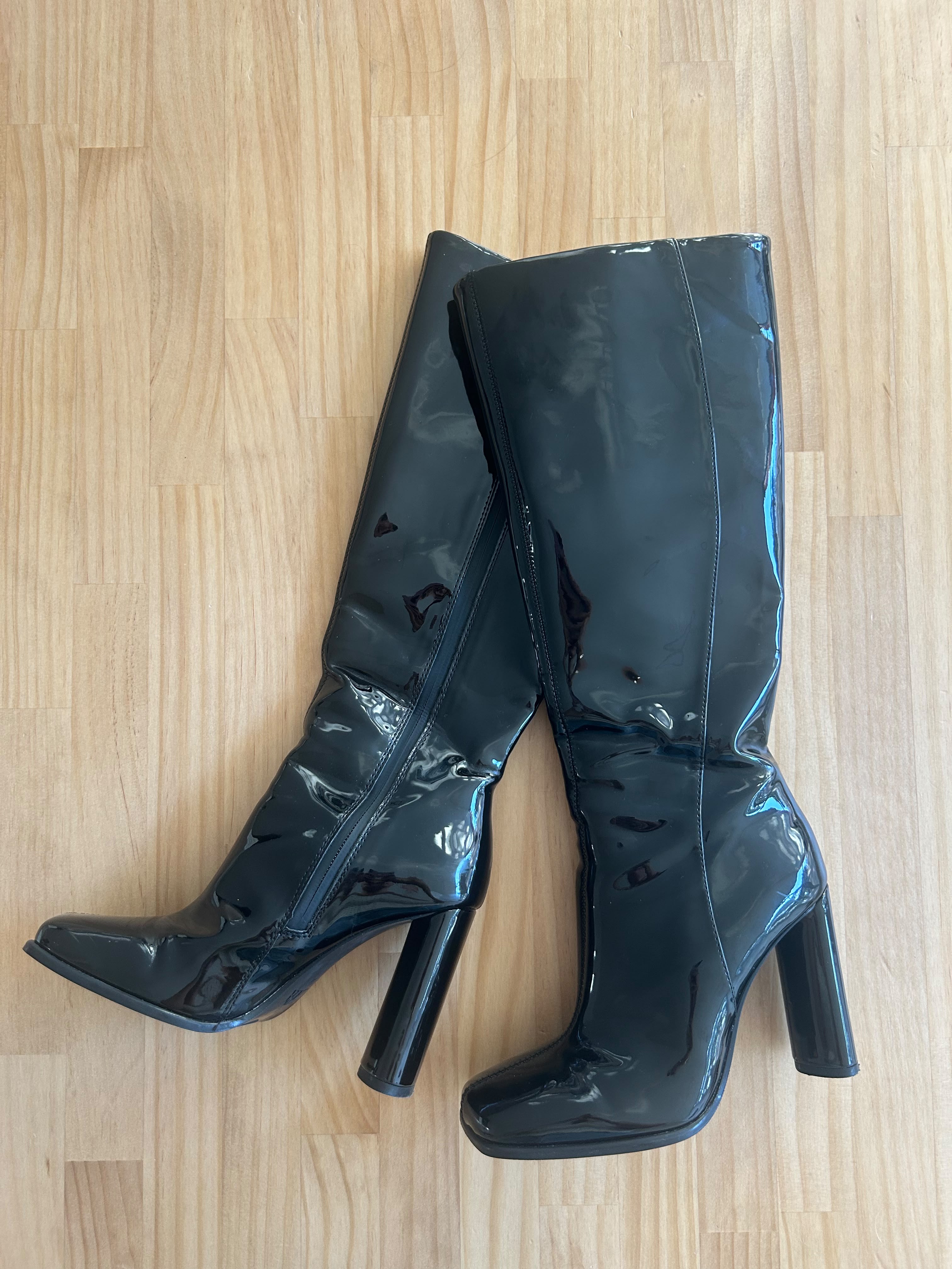 Fotografia 1 de Botas altas pretas - Zara